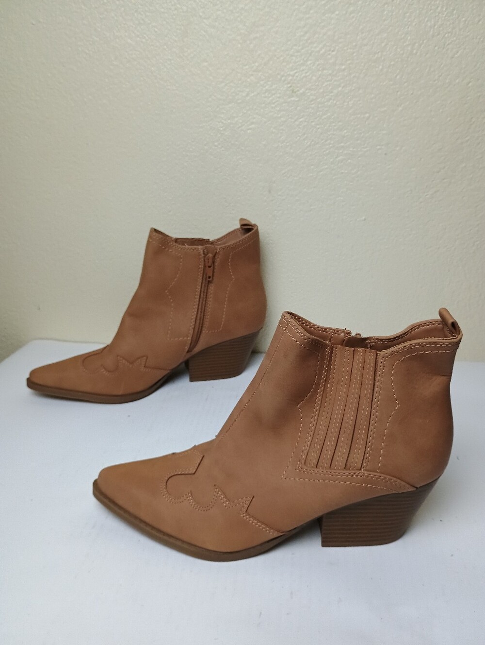 Indigo 9M Tan country Western-vegan Leather Ankle Booties Pointed Toe Stitching